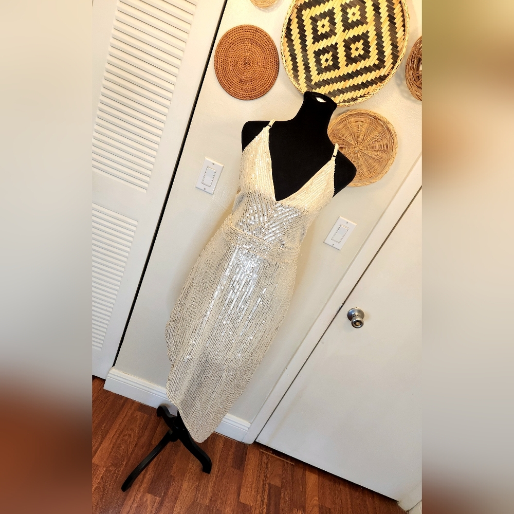 LAST ONE! Golden V-Neck Sequin Midi Dress - Picture 10 of 13